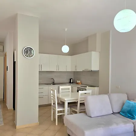 Sunny - 126 Apartamento